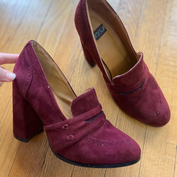 Vintage style ModCloth NYLA Oxford preppy block heels burgundy - Picture 2 of 15